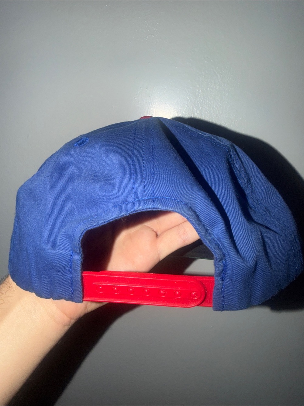 Atlanta Braves Red and Navy Snapback Hat - Picture 2 of 3